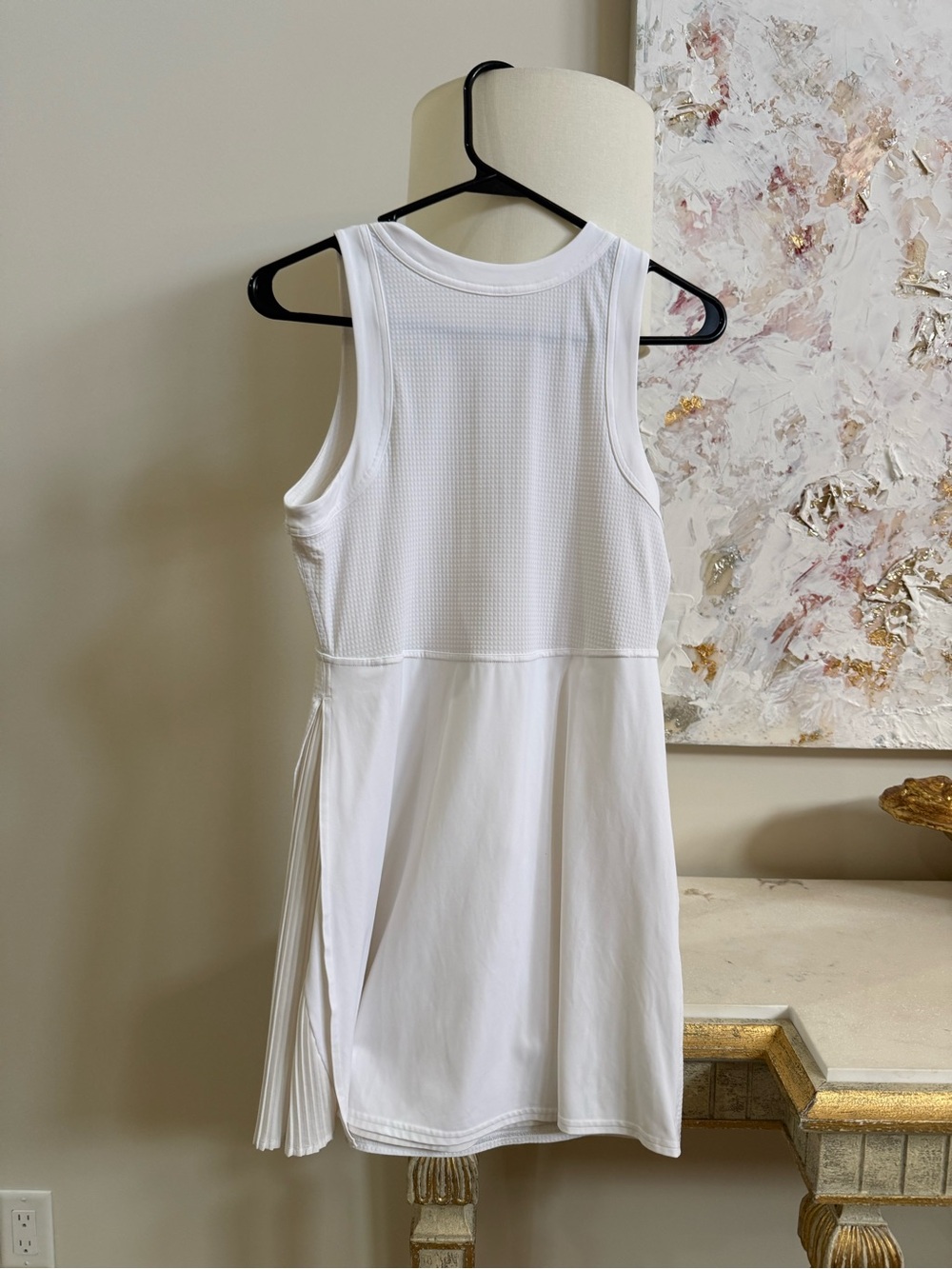 lululemon athletica White Textured Sleeveless Top - Picture 2 of 3